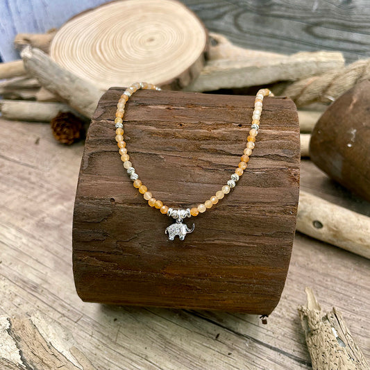 Collier femme WALK MY WAY – perles d’aventurine orange facettées, éléphant pavé de zircons en argent 925