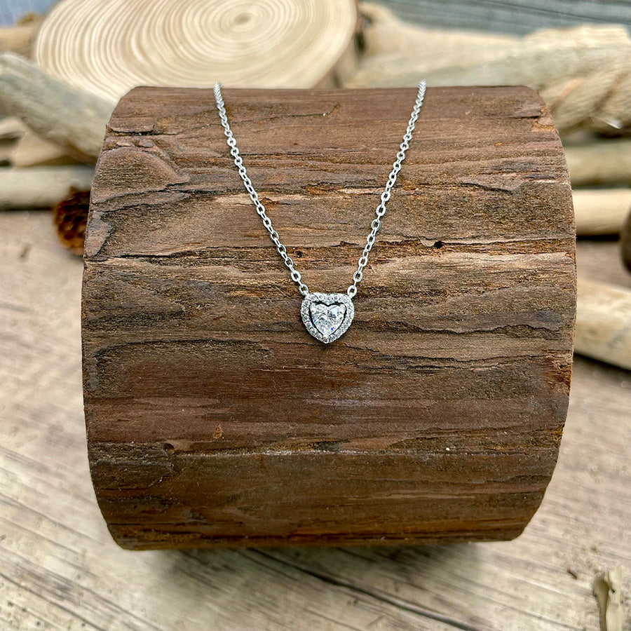 Collier femme HEARTBREAKER MODE ON – chaîne maille forçat fine et pendentif cœur pavé zircon argent 925
