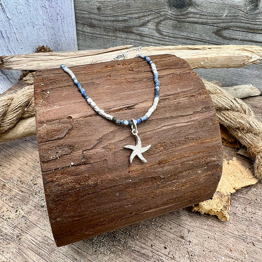 Collier femme BORN TO SPLASH – perles de lapis-lazuli & pendentif étoile de mer pavée en argent 925