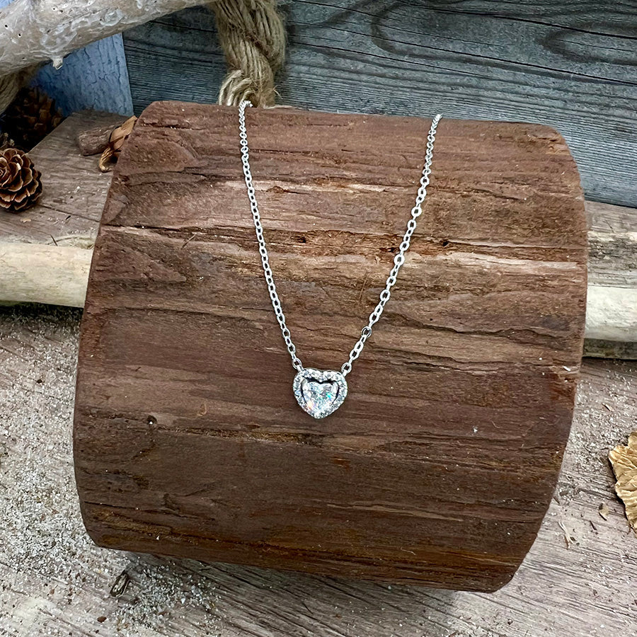 Collier femme HEARTBREAKER MODE ON – chaîne maille forçat fine et pendentif cœur pavé zircon argent 925