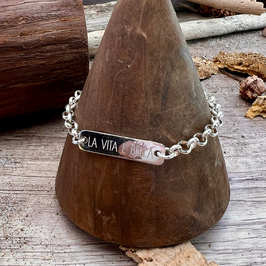 Bracelet femme DEAR LIFE, I'M IN – maille jaseron 5.5 mm en argent 925, plaque gravée LA VITA È BELLA personnalisable