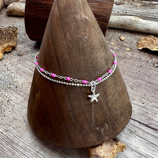 Chaîne de cheville femme double-rang SEA ME WALK, BABY GIRL – chaîne perles émaillées rose fluo, pendentif étoile de mer et argent 925