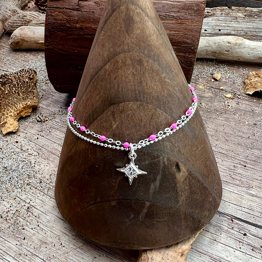 Bracelet femme double-rang STAY HIGH & SHINE – chaîne perles émaillées rose fluo, chaîne boules facettées scintillantes et pendentif étoile du Nord argent 925 pavée de zircon