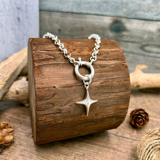 Collier femme SHOOT MY STAR – chaîne jaseron épaisse, pendentif étoile bombée et fermoir bouée oversize en argent 925