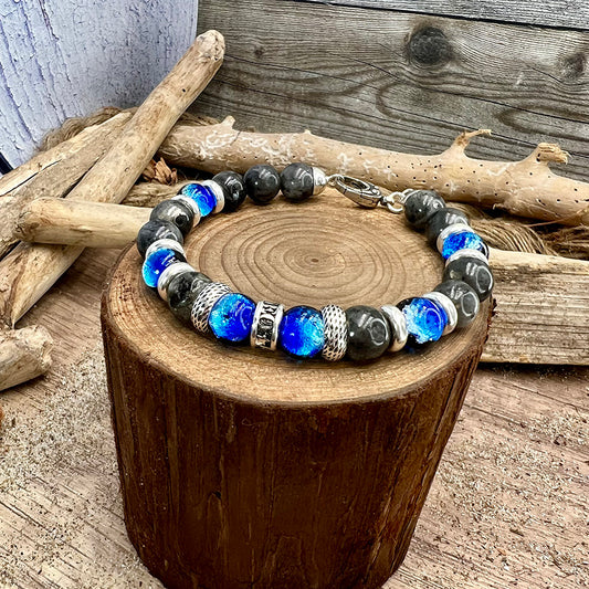 Bracelet homme BLUE CONDESCENDENCE – perles de larvikite 10 mm, donut signature et fermoir mousqueton argent 925