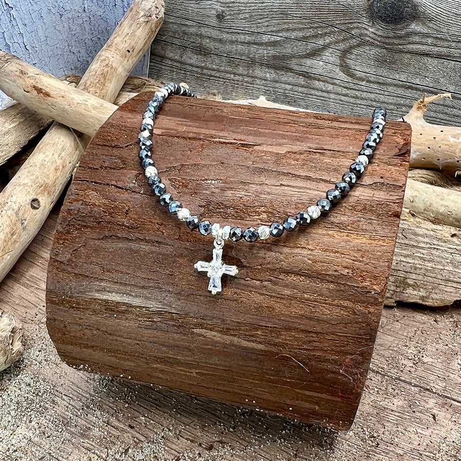 Collier femme BLESS MY TEARZ – perles de térahertz facettées & pendentif croix zircons baguette en argent 925