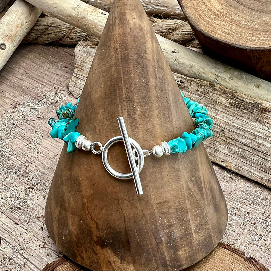 Bracelet femme MOJAVE MOOD – perles chips de turquoise naturelle du Nevada et fermoir toggle oversize argent 925