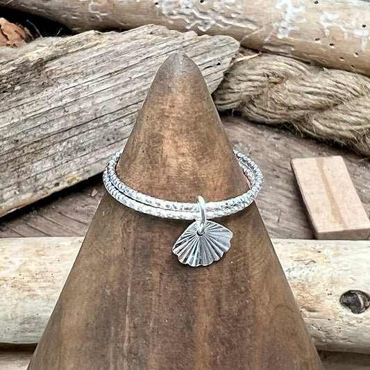 Bague femme SHELLFIE QUEEN – multi-anneaux facettés scintillants, pendentif coquillage et argent 925