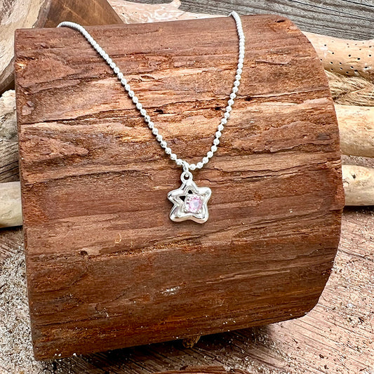 Collier femme HOT STAR MESS – pendentif étoile cartoon zircon rose façon saphir rose et argent 925