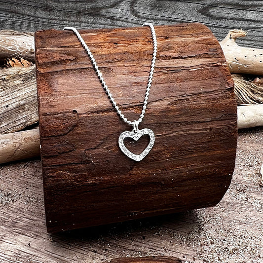 Collier femme TOO HOT TO CARE – chaîne boules facettées scintillantes, pendentif cœur oversize ajouré zircons et argent 925