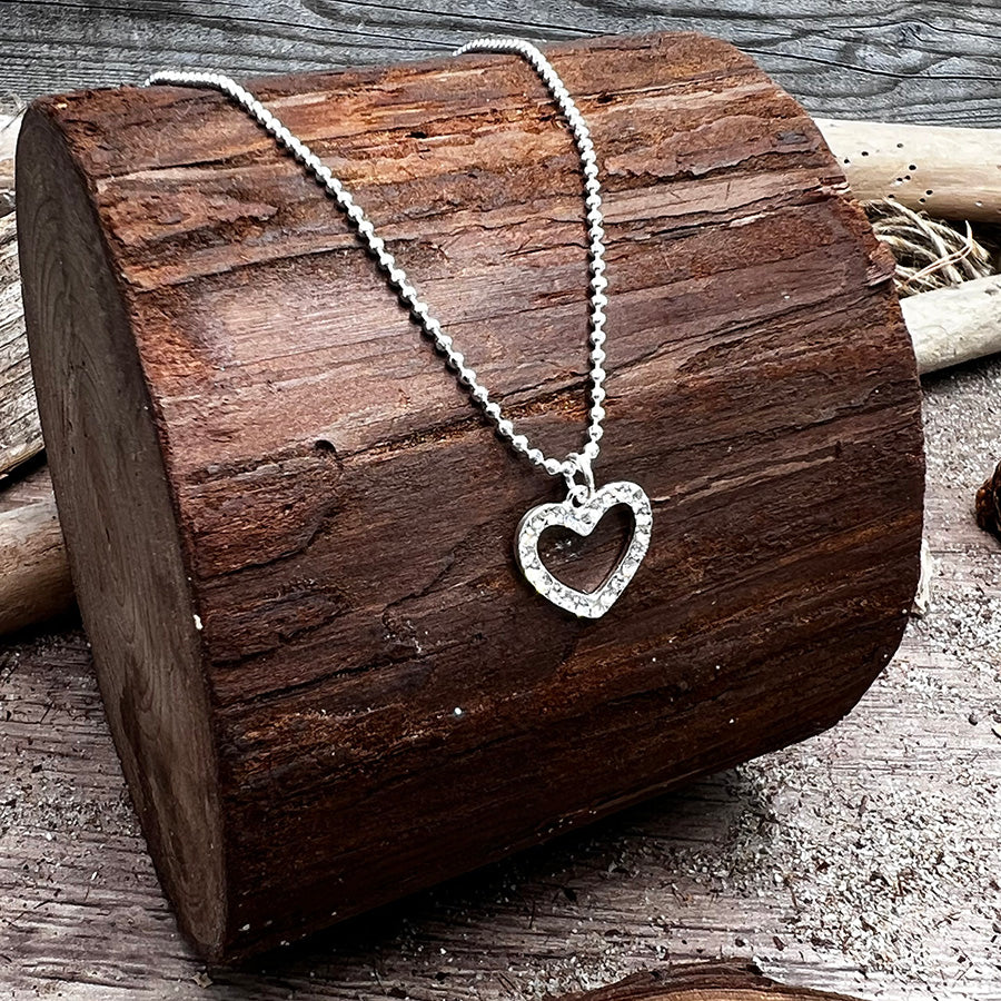Collier femme TOO HOT TO CARE – chaîne boules facettées scintillantes, pendentif cœur oversize ajouré zircons et argent 925