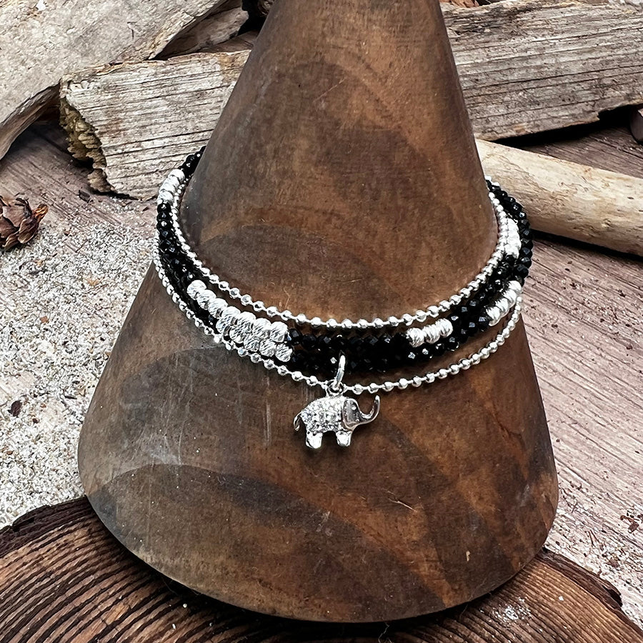 Bracelet femme multi-rang ELEPHANTASTIC – perles de spinelle noire, pendentif éléphant zircon et argent 925