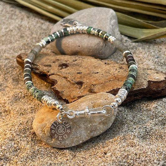 NAZARÉ BRACELET SURFEUR EN PERLES HEISHI AVEC INTERCALAIRES ET FERMOIR EN ARGENT 925