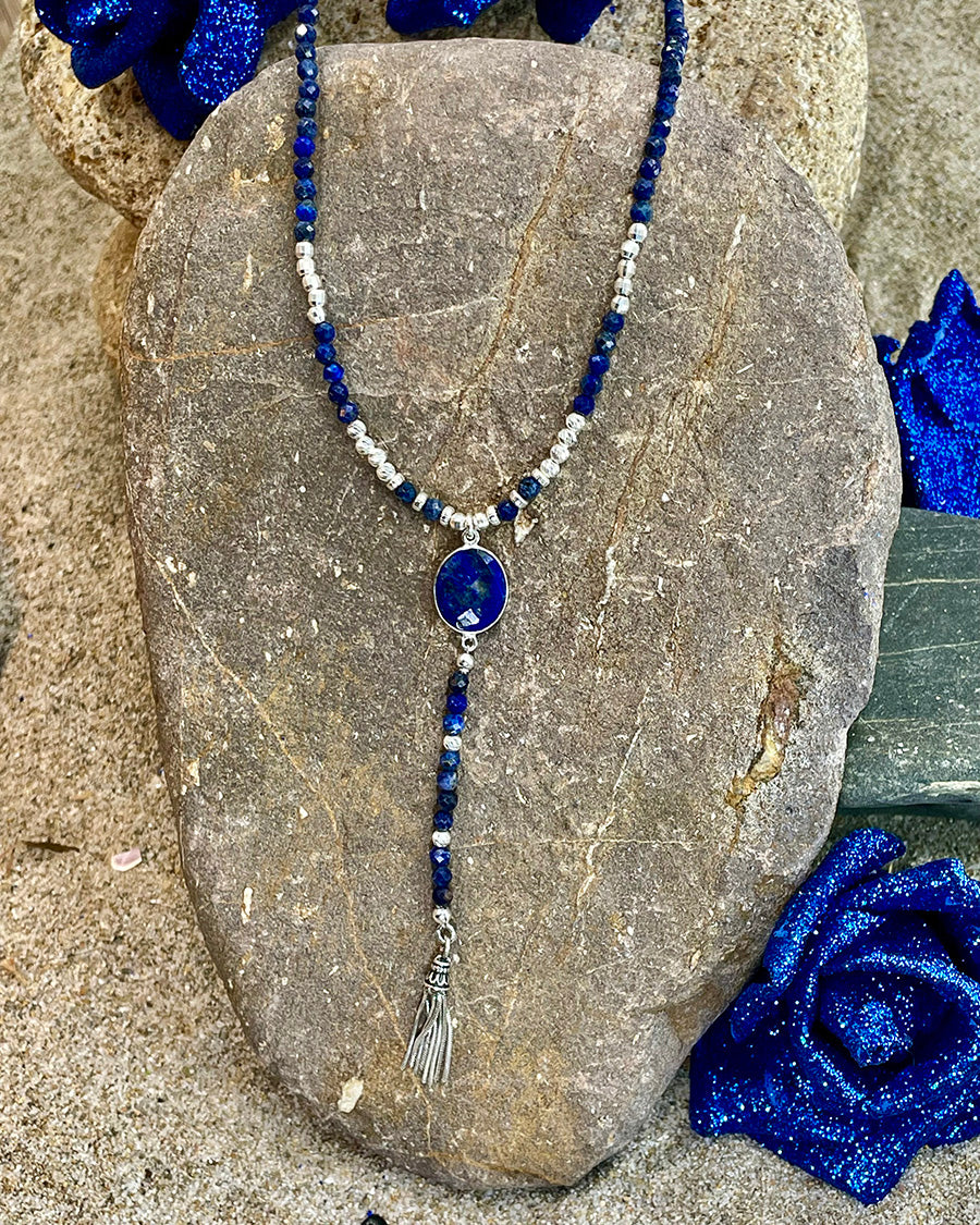 OUTREMER COLLIER SAUTOIR EN PERLES DE LAPIS LAZULI  ET POMPON EN ARGENT 925