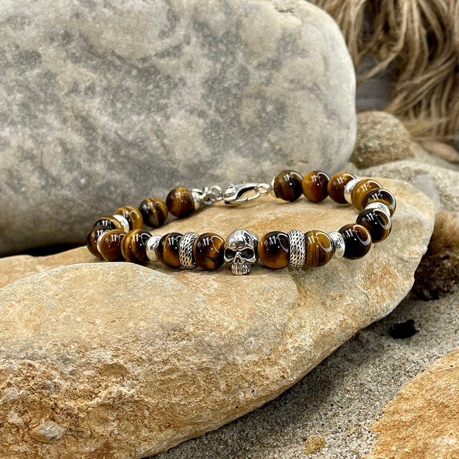 SHADDY BRACELET HOMME EN PERLES D'ŒIL DE TIGRE GOLD ET INTERCALAIRE TÊTE DE MORT EN ARGENT 925