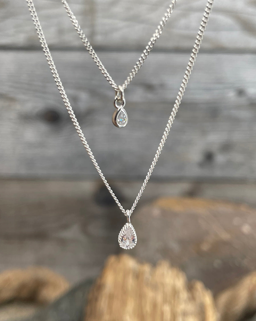 TEARDROP COLLIER CHAÎNE GOURMETTE  DOUBLE RANG ET PENDENTIFS GOUTTES EN ZIRCONS ET ARGENT 925