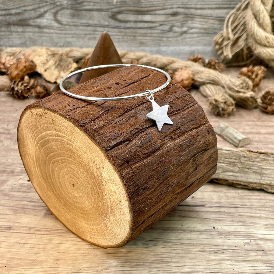 ANTARÈS BRACELET JONC AVEC PENDENTIF ÉTOILE MIROIR EN ARGENT 925 – bijoux fait main en argent 925 | Pitch & Néo