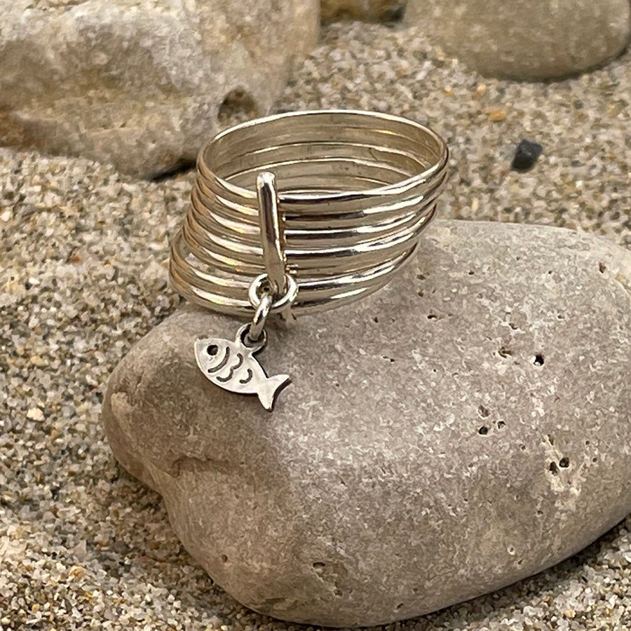 Bague femme CATFISH ME, LOVER – argent 925, multi - anneaux lisses et pendentif poisson gravé – bijoux fait main en argent 925 | Pitch & Néo