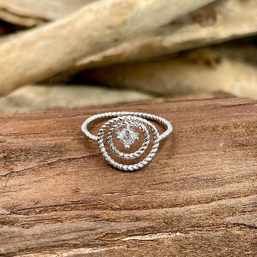 Bague femme en argent 925 – TWIST ME NOW, spirale torsadée & zircon central – bijoux fait main en argent 925 | Pitch & Néo