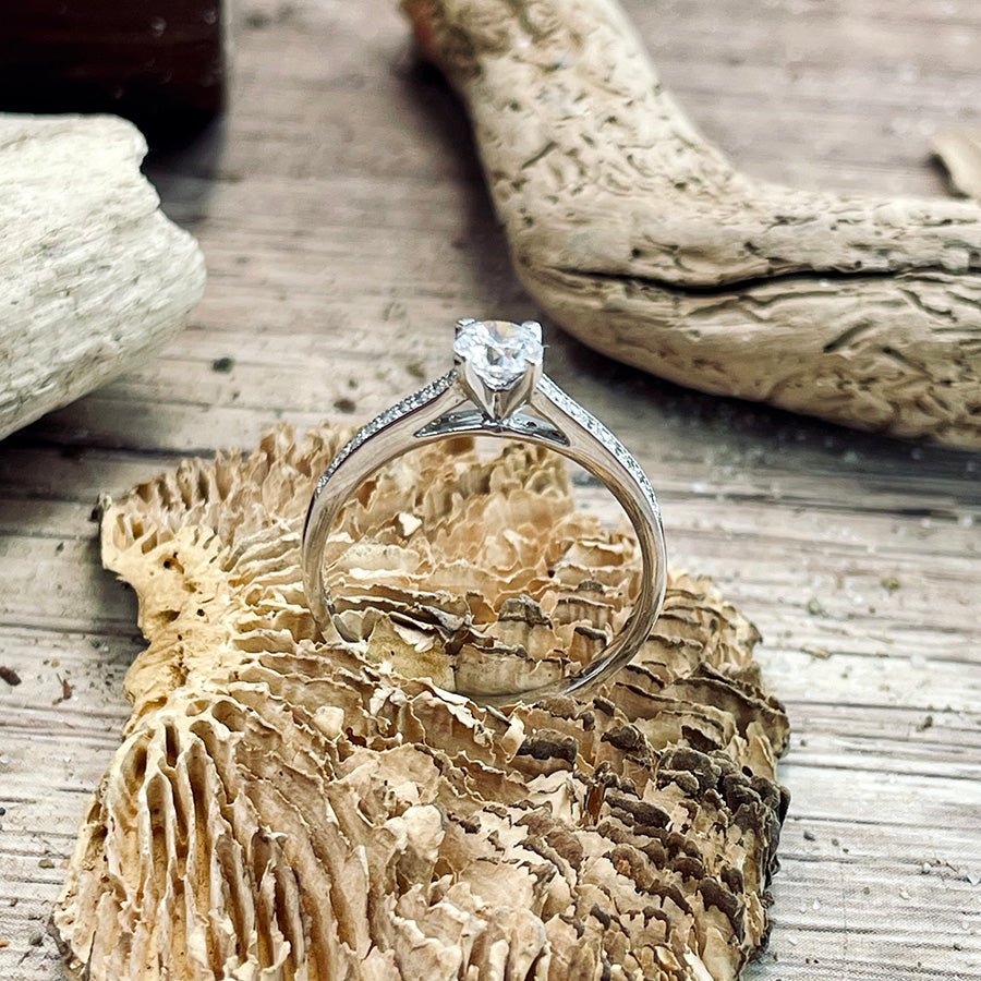 Bague femme I SAID YES TO MYSELF – solitaire argent 925 serti griffes & pavage zircons façon diamant – bijoux fait main en argent 925 | Pitch & Néo