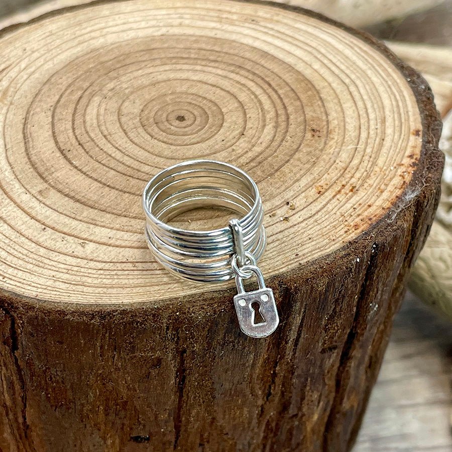 Bague femme LOCK ME CRAZY, BAD GIRL EDITION – semainier 7 anneaux lisses argent 925 & pendentif cadenas – bijoux fait main en argent 925 | Pitch & Néo
