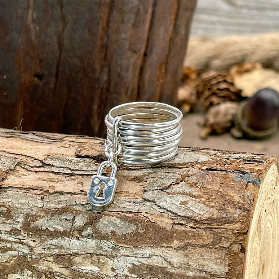 Bague femme LOCK ME CRAZY, BAD GIRL EDITION – semainier 7 anneaux lisses argent 925 & pendentif cadenas – bijoux fait main en argent 925 | Pitch & Néo