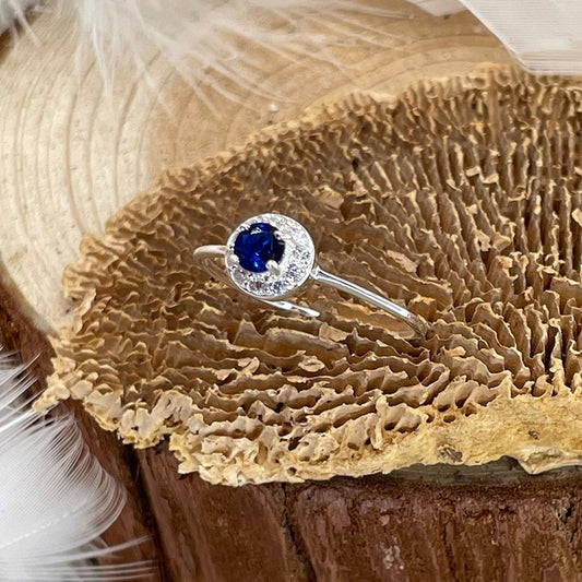 Bague femme MIDNIGHT IS MINE – argent 925, cabochon façon saphir et zircons façon diamant en halo – bijoux fait main en argent 925 | Pitch & Néo