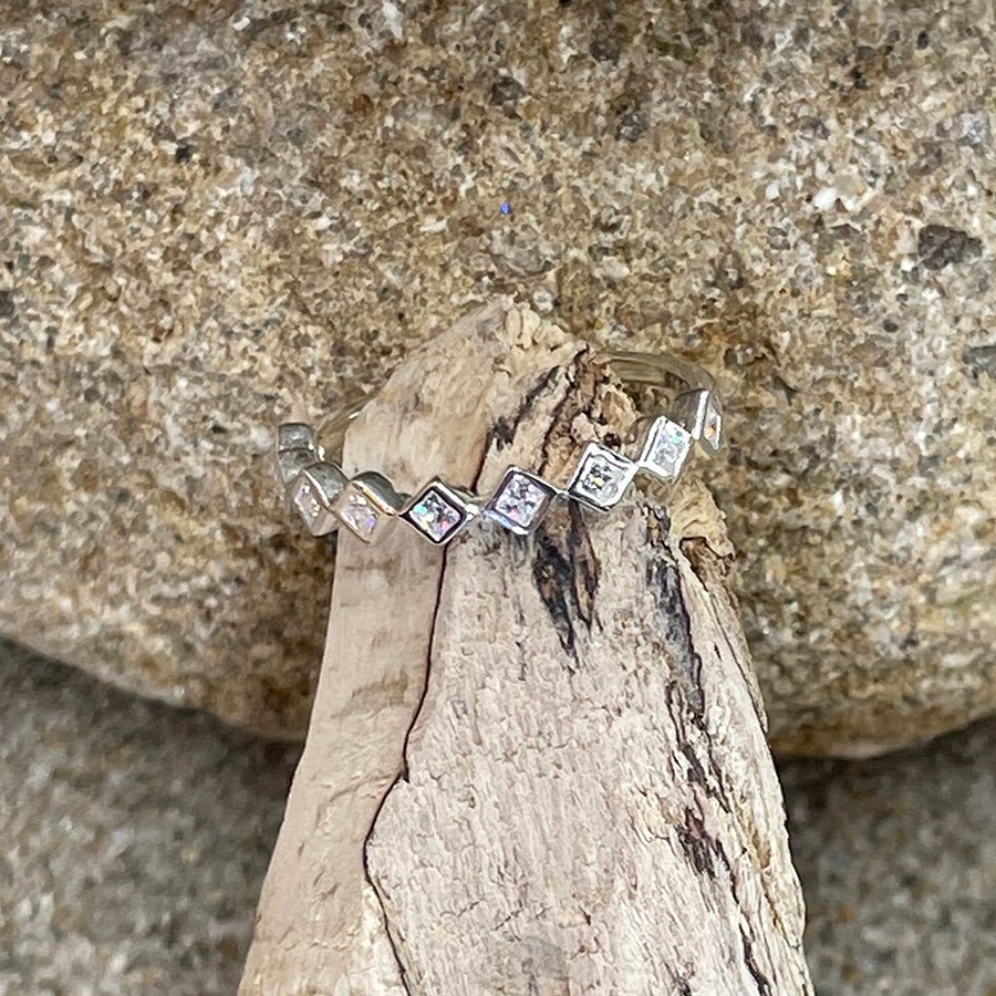 Bague femme SHARPER THAN YOU – argent 925 et zircons façon diamant en serti losange – bijoux fait main en argent 925 | Pitch & Néo