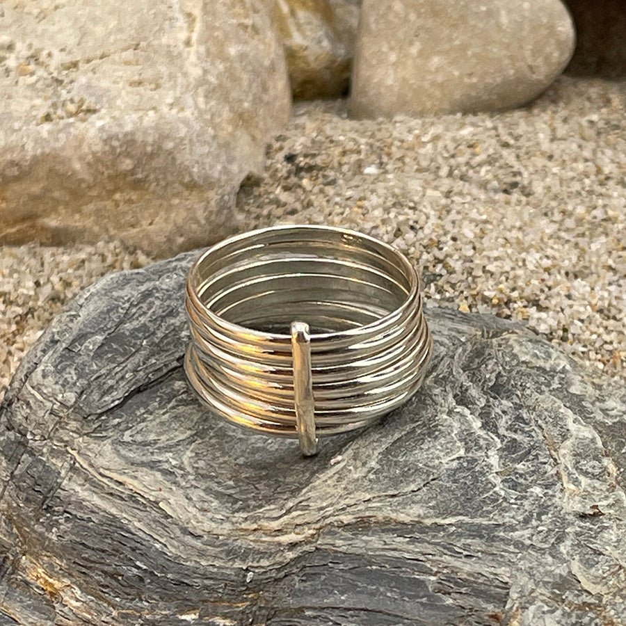 Bague femme SHUSSHHH – argent 925, semainier 7 anneaux lisses avec barre centrale – bijoux fait main en argent 925 | Pitch & Néo