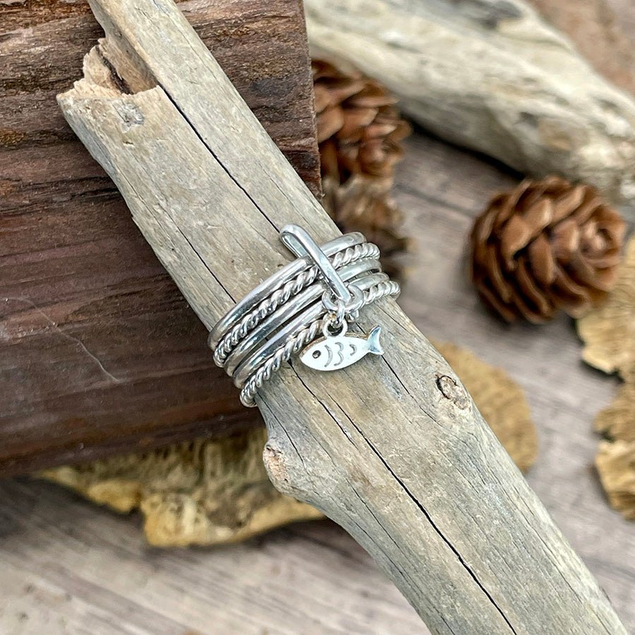 Bague femme SPLASH ME HARDER – semainier 7 anneaux argent 925 & pendentif poisson – bijoux fait main en argent 925 | Pitch & Néo