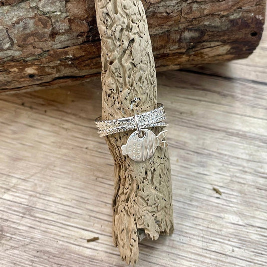 Bague femme SPLASH ME, IF U DARE – argent 925, multi - anneaux facettés et pendentif poisson gravé – bijoux fait main en argent 925 | Pitch & Néo