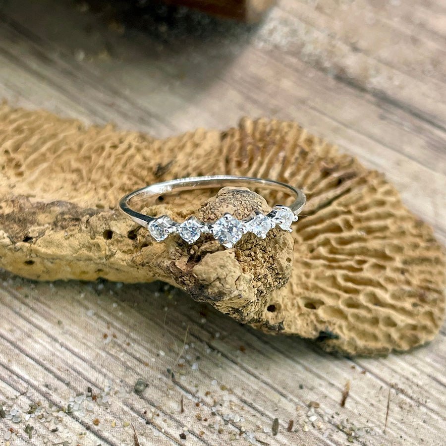 Bague zircons alignés ligne ondulée femme argent 925 AFFAIR TO DAZZLE – bijoux fait main en argent 925 | Pitch & Néo