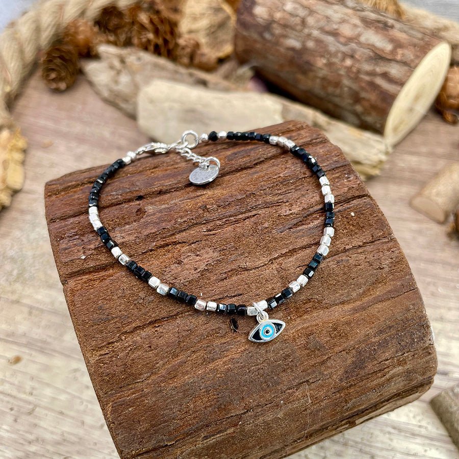 BLUE EYES BRACELET EN PERLES DE SPINELLE CARRÉES AVEC ŒIL PROTECTEUR EN ÉMAIL ET ARGENT 925 – bijoux fait main en argent 925 | Pitch & Néo