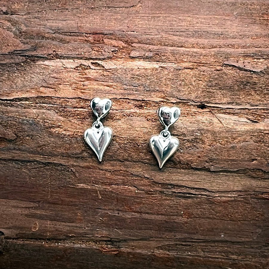 Boucles d’oreilles femme CRAZY IN TOON – clous pendants cœurs cartoon et argent 925 – bijoux fait main en argent 925 | Pitch & Néo