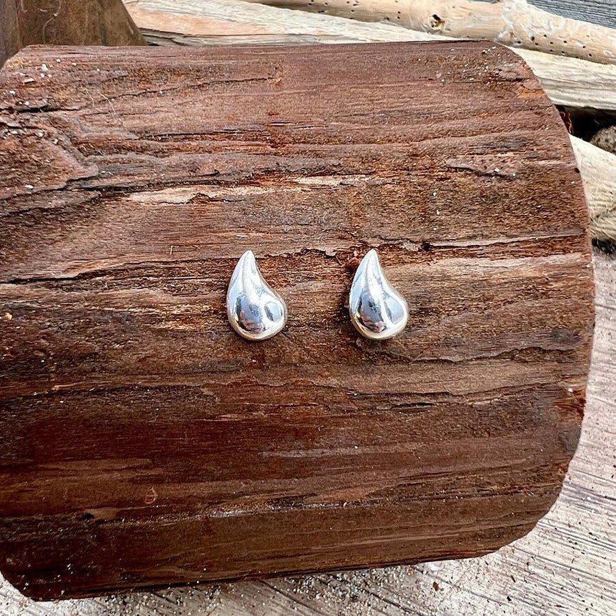 Boucles d’oreilles femme CRY ME SMALL – mini puces gouttes en argent 925 – bijoux fait main en argent 925 | Pitch & Néo