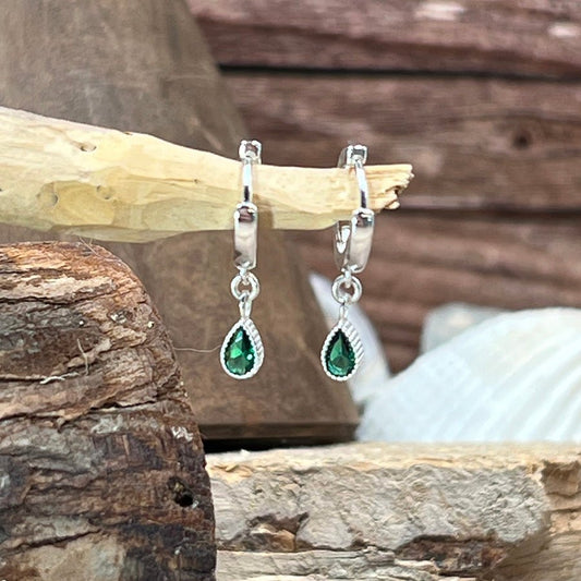 Boucles d’oreilles femme GUILTY OF GREEN – créoles & pendentifs goutte zircon façon émeraude et argent 925 – bijoux fait main en argent 925 | Pitch & Néo