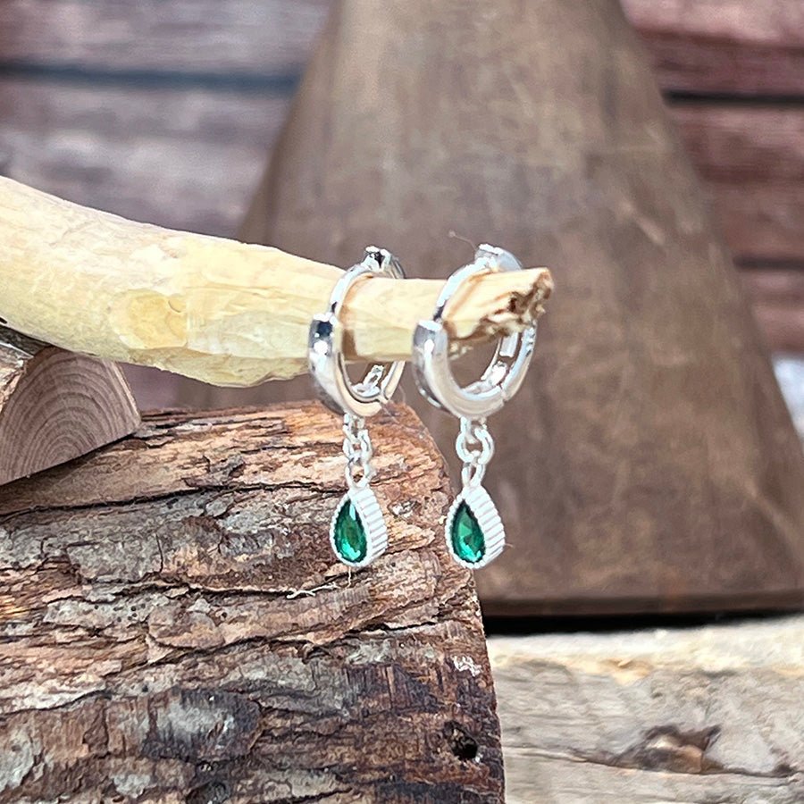 Boucles d’oreilles femme GUILTY OF GREEN – créoles & pendentifs goutte zircon façon émeraude et argent 925 – bijoux fait main en argent 925 | Pitch & Néo