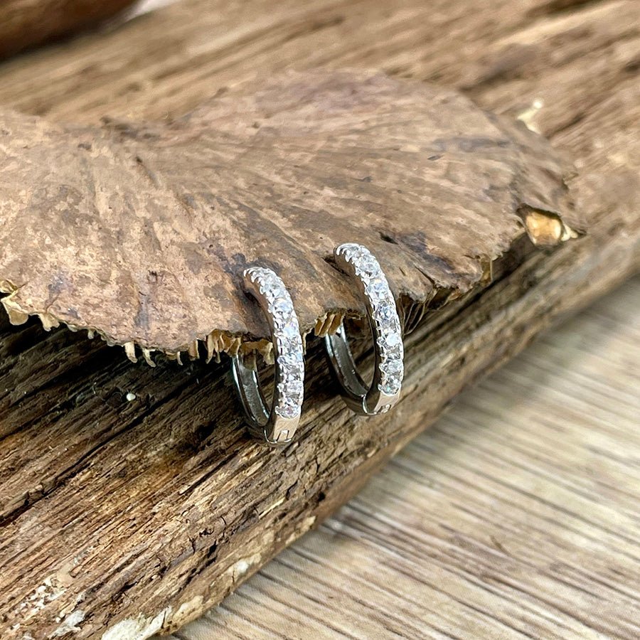 Boucles d’oreilles femme ICY TALK – créoles 14 mm pavées de zircons façon diamant et argent 925 – bijoux fait main en argent 925 | Pitch & Néo