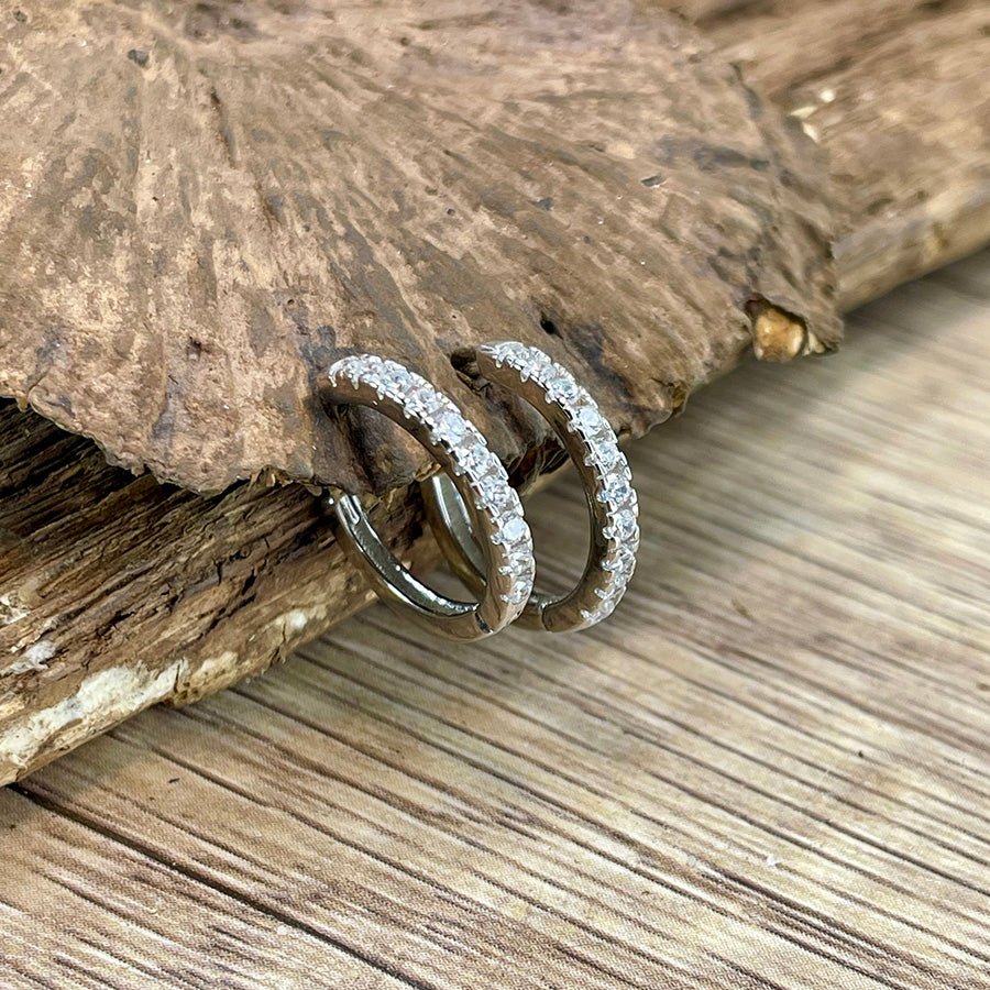 Boucles d’oreilles femme LIGHT ME DIRTY – créoles 17 mm, zircons façon diamant et argent 925925 – bijoux fait main en argent 925 | Pitch & Néo