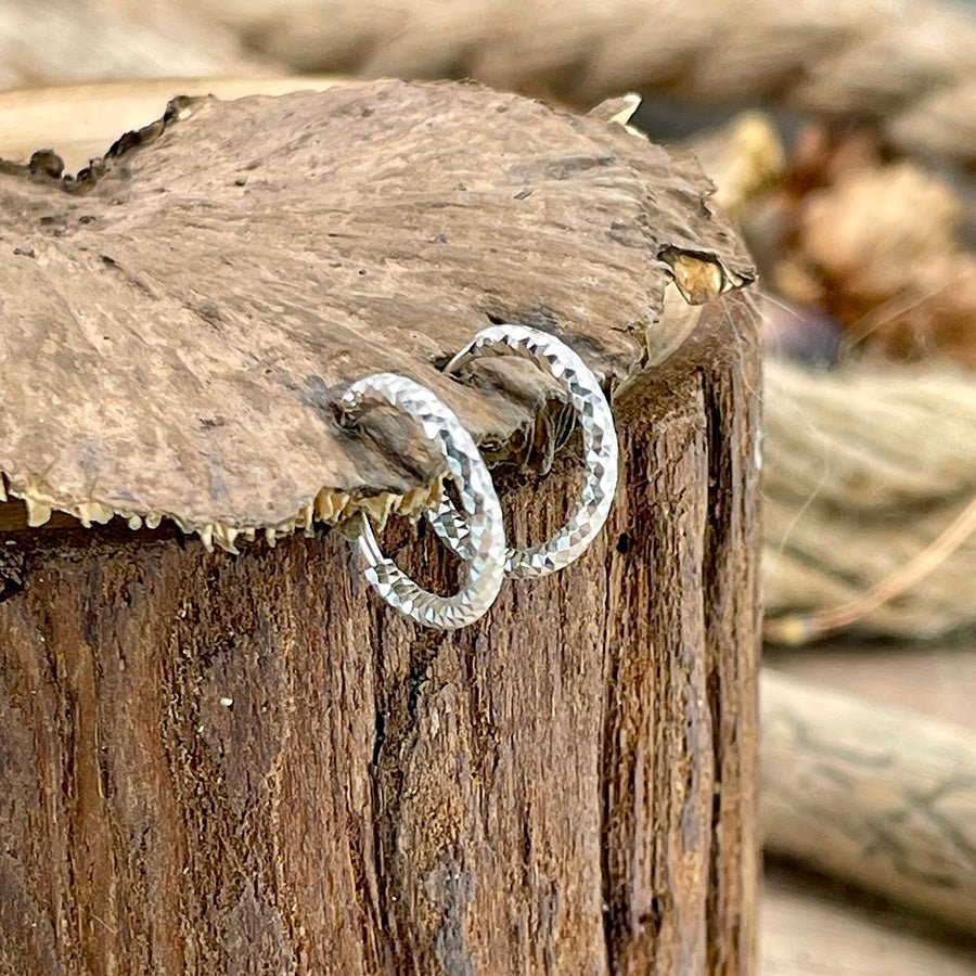 Boucles d’oreilles femme LIGHT OBSESSION – créoles rondes 14 ou 20 mm, facettage diamanté et argent 925 – bijoux fait main en argent 925 | Pitch & Néo