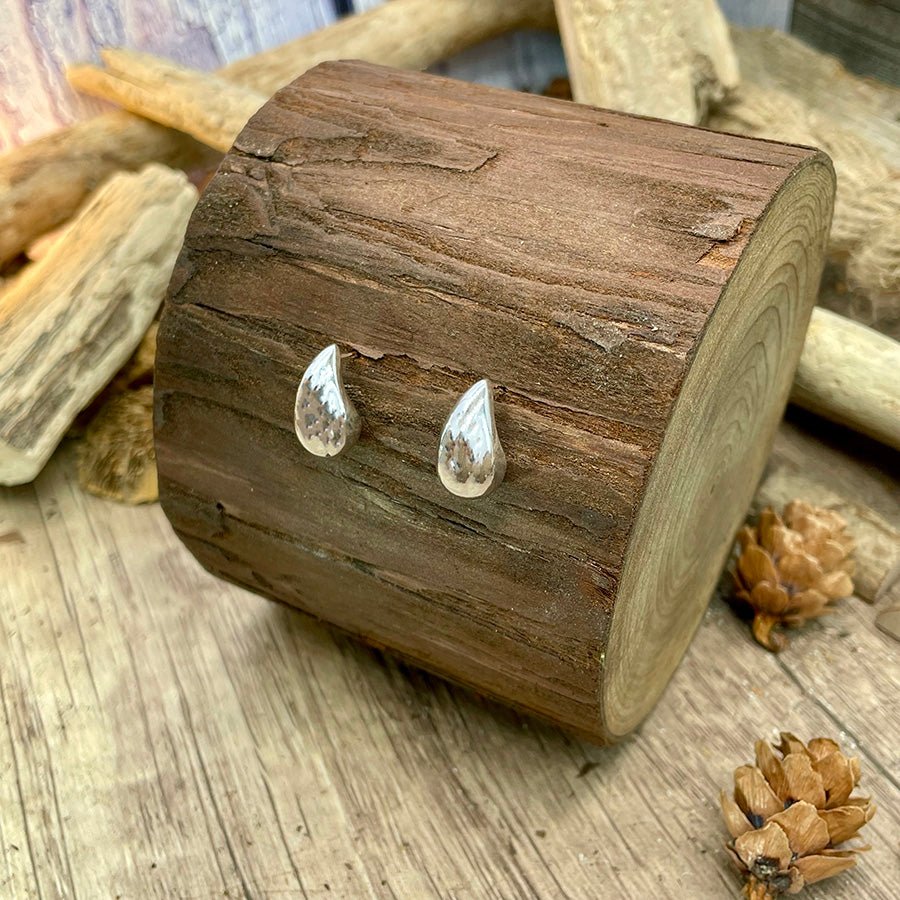 Boucles d’oreilles femme NO MORE TEARS, GIRLS!!! – puces gouttes massives en argent 925 – bijoux fait main en argent 925 | Pitch & Néo