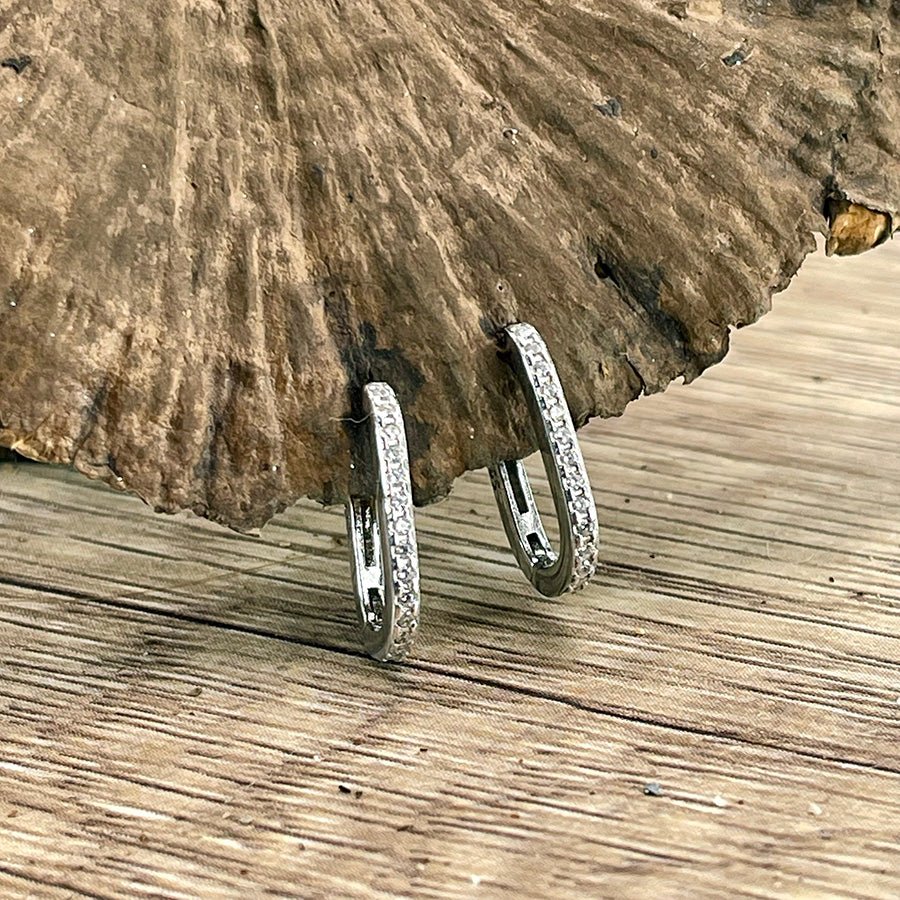 Boucles d’oreilles femme SHARP TALK – créoles ovales 15 mm pavées de zircons façon diamant et argent 925 – bijoux fait main en argent 925 | Pitch & Néo