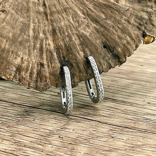 Boucles d’oreilles femme SHARP TALK – créoles ovales 15 mm pavées de zircons façon diamant et argent 925 – bijoux fait main en argent 925 | Pitch & Néo