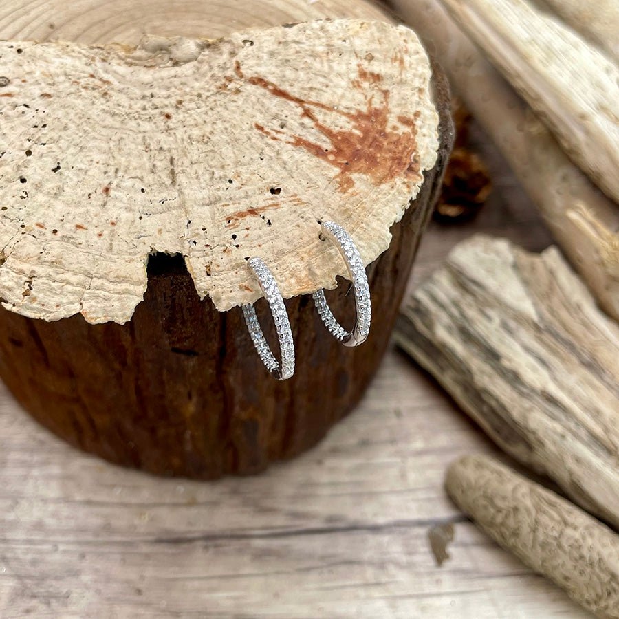 Boucles d’oreilles femme TOO LIT TO QUIT – créoles 20 mm pavées de zircons façon diamant et argent 925 – bijoux fait main en argent 925 | Pitch & Néo