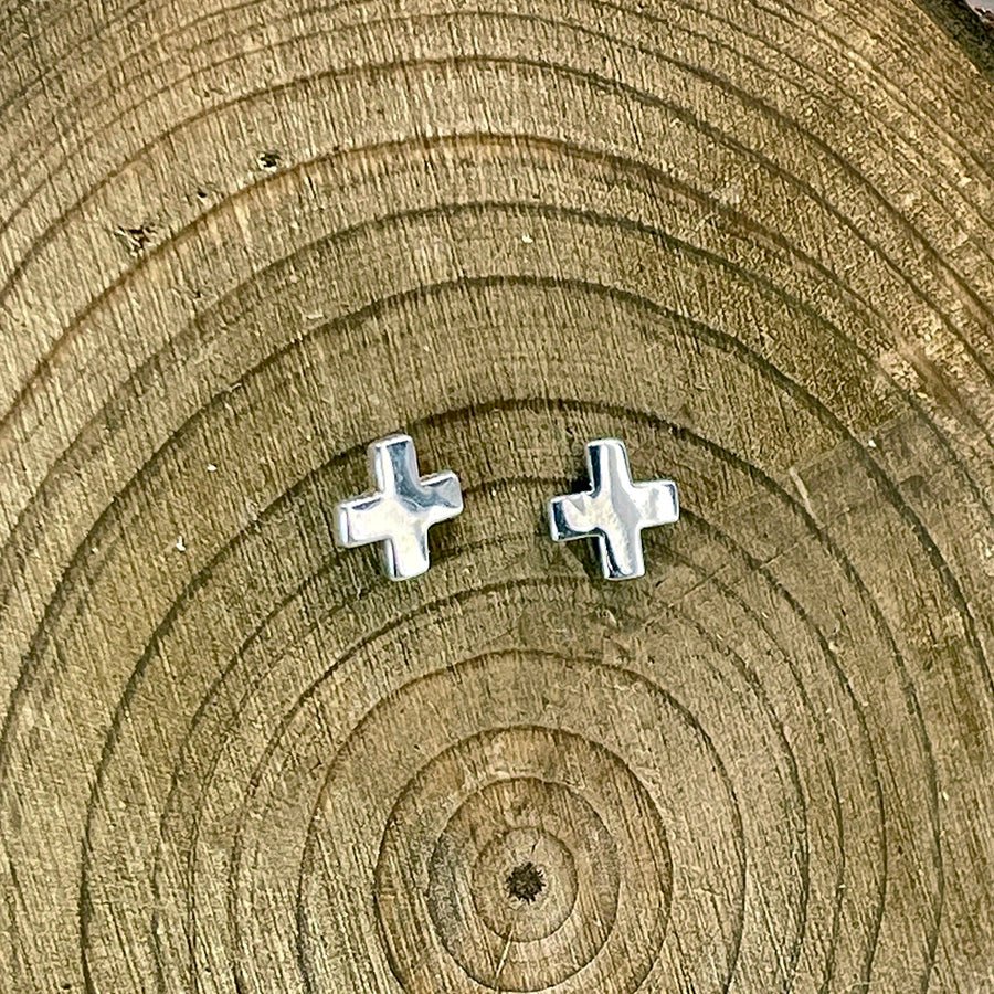 Boucles d’oreilles unisexe PLUS IS MORE – puces croix argent 925 poli miroir 11 mm – bijoux fait main en argent 925 | Pitch & Néo