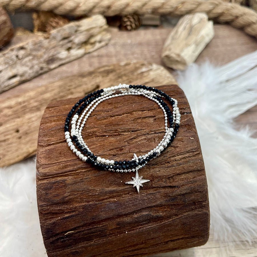 Bracelet femme BURN MY NIGHT, LOVER – multi - rangs en perles de tourmaline noire, argent 925 et pendentif étoile du Nord – bijoux fait main en argent 925 | Pitch & Néo