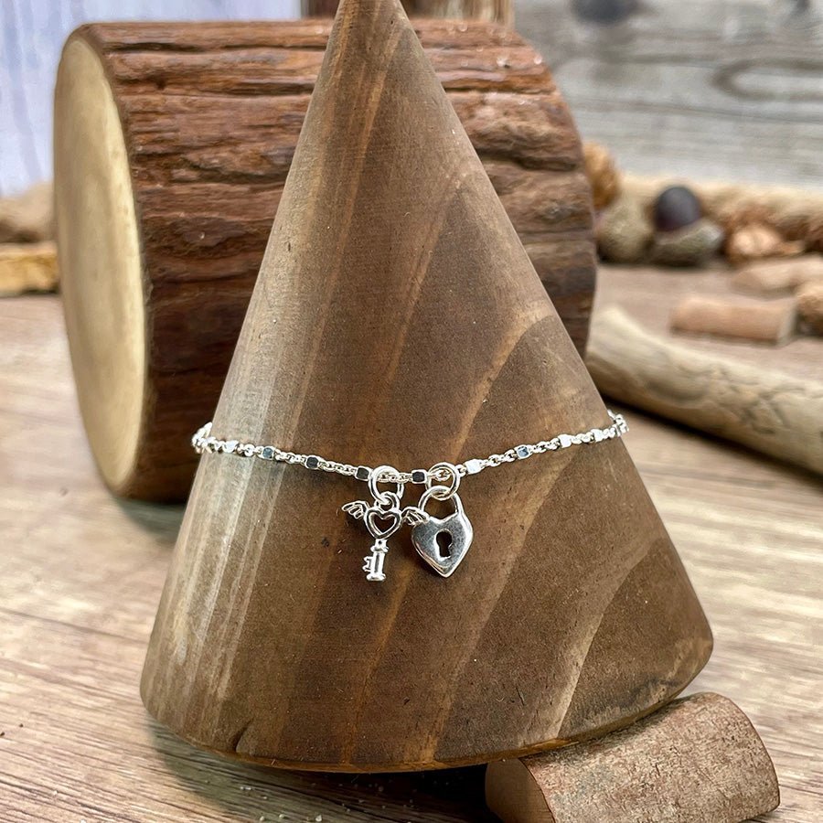 Bracelet femme DON’T TOUCH MY KEY – maille forçat à cubes facettés, pendentifs clé & cadenas cœur et argent 925 – bijoux fait main en argent 925 | Pitch & Néo