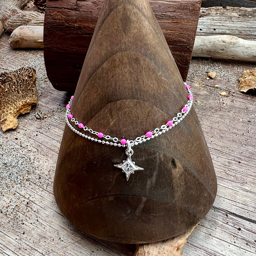 Bracelet femme double - rang STAY HIGH & SHINE – chaîne perles émaillées rose fluo, chaîne boules facettées scintillantes et pendentif étoile du Nord argent 925 pavée de zircon – bijoux fait main en argent 925 | Pitch & Néo