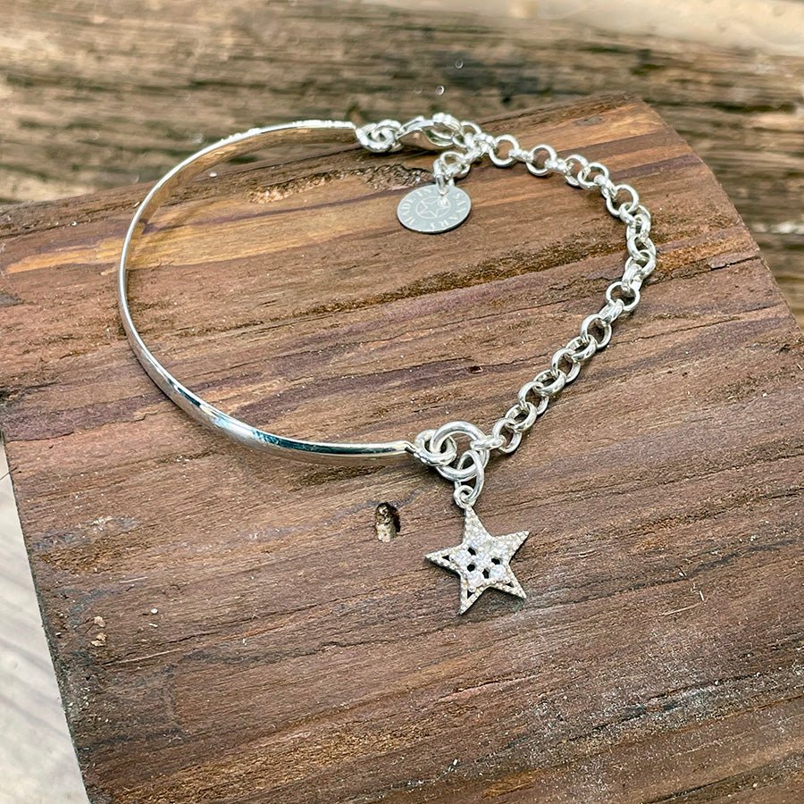 Bracelet femme en argent 925 – BLING MY WRIST HONEY, demi - jonc, chaîne jaseron & étoile zircons – bijoux fait main en argent 925 | Pitch & Néo