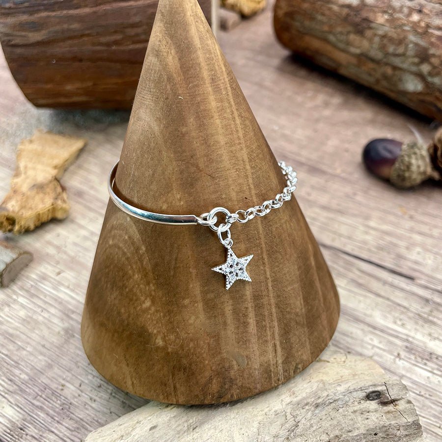 Bracelet femme en argent 925 – BLING MY WRIST HONEY, demi - jonc, chaîne jaseron & étoile zircons – bijoux fait main en argent 925 | Pitch & Néo